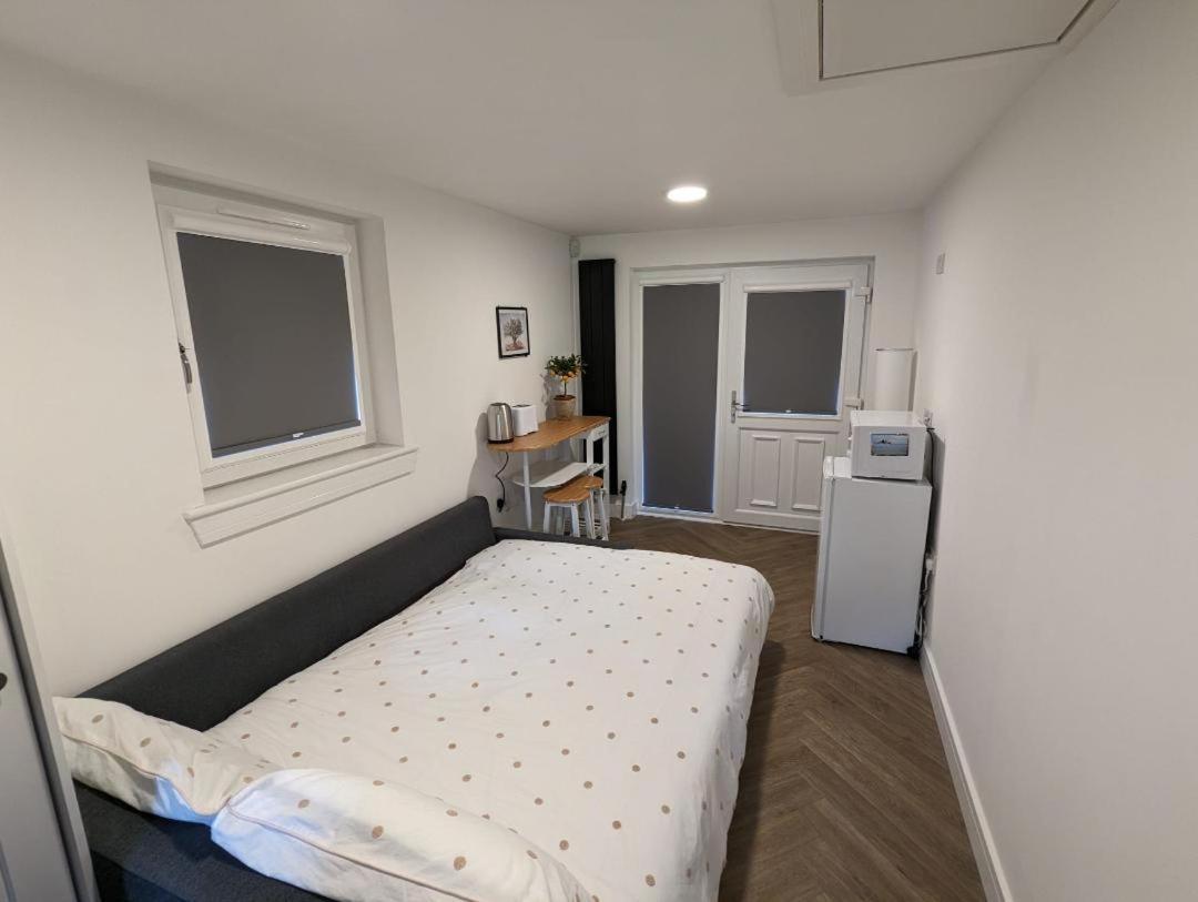 En-Suite Double Room With Private Entrance EDI Exterior foto
