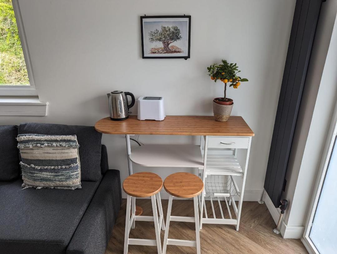 En-Suite Double Room With Private Entrance EDI Exterior foto